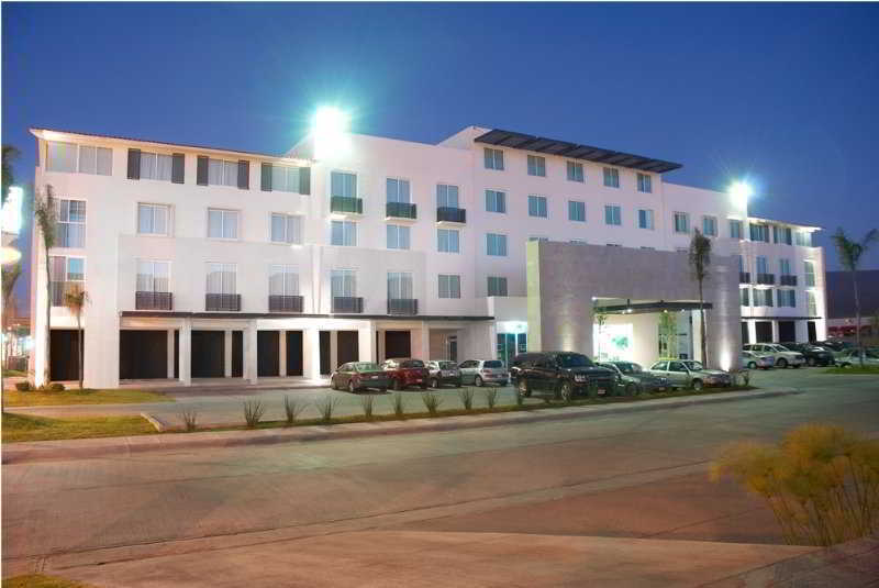 Hotel Express Mexico Plaza Irapuato Dış mekan fotoğraf