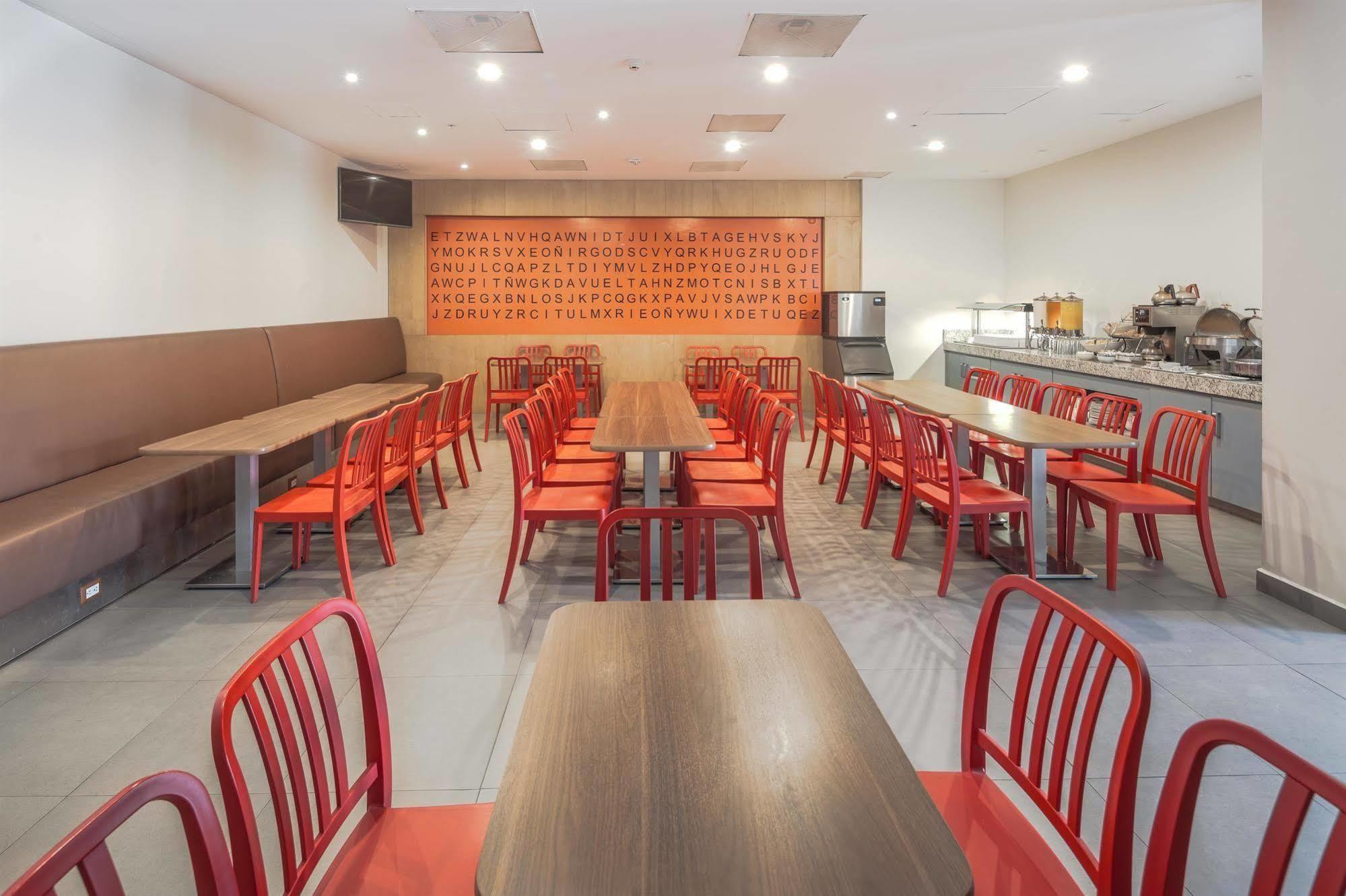 Hotel Express Mexico Plaza Irapuato Dış mekan fotoğraf